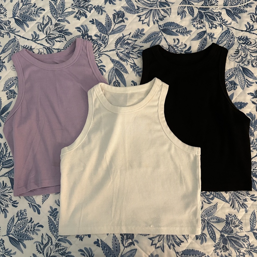 3 cropped halter tops size M
